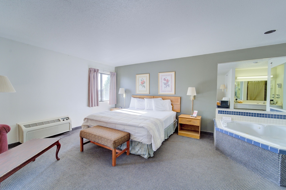 capital o amerihost inn and suites fulton hwy 54 mo