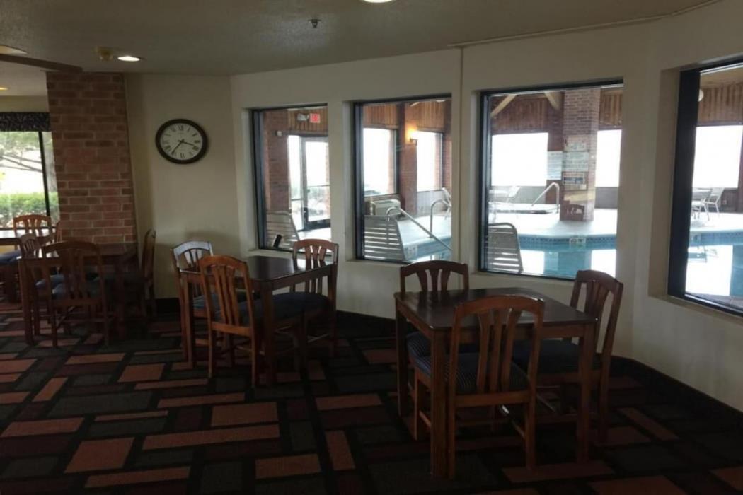 capital o amerihost inn and suites fulton hwy 54 mo