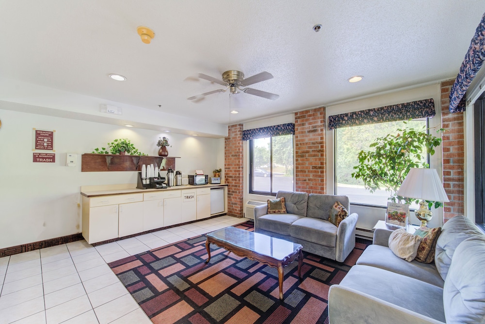 capital o amerihost inn and suites fulton hwy 54 mo