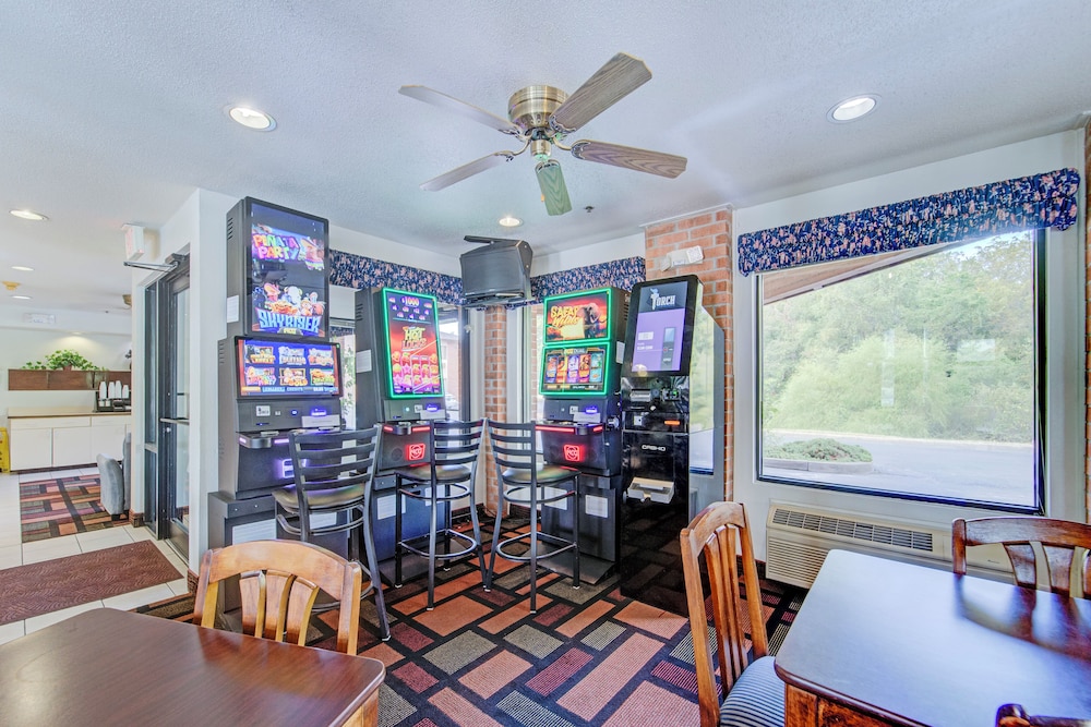 capital o amerihost inn and suites fulton hwy 54 mo