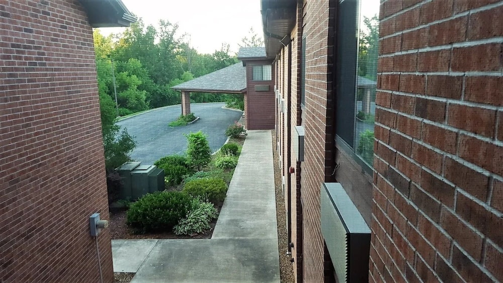 capital o amerihost inn and suites fulton hwy 54 mo