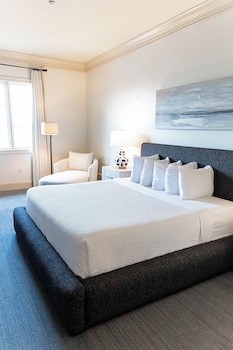 carriage house hotel