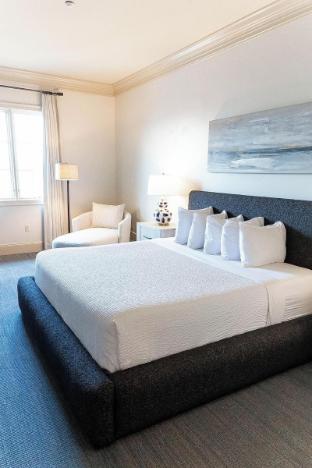 carriage house hotel