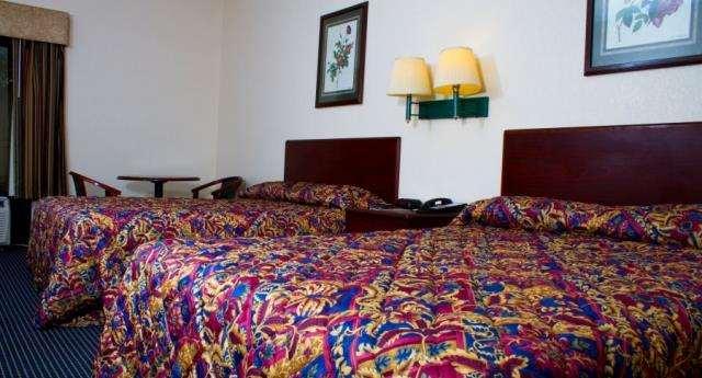 Country Hearth Inn & Suites Union City Atlanta,Fairburn>>Atlanta,2 star