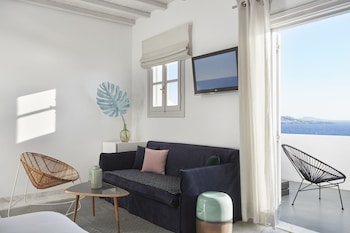 kouros hotel and suites