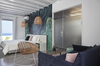 kouros hotel and suites
