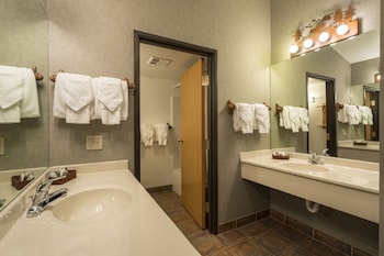 crooked river lodge