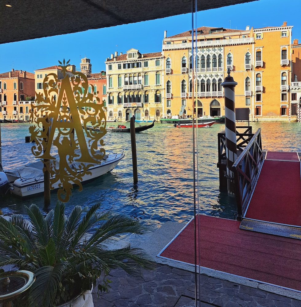 sina palazzo santangelo