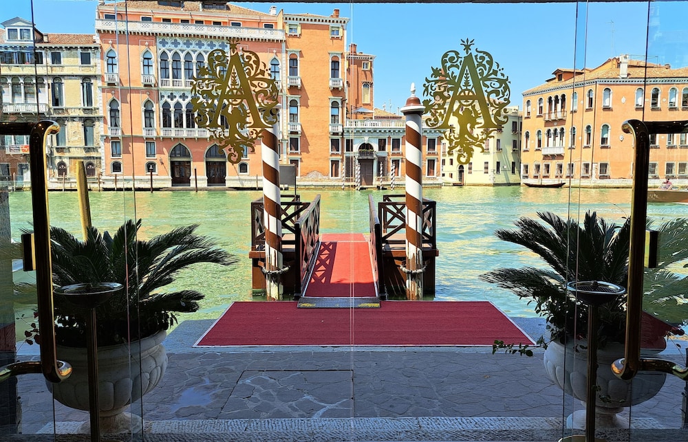 sina palazzo santangelo