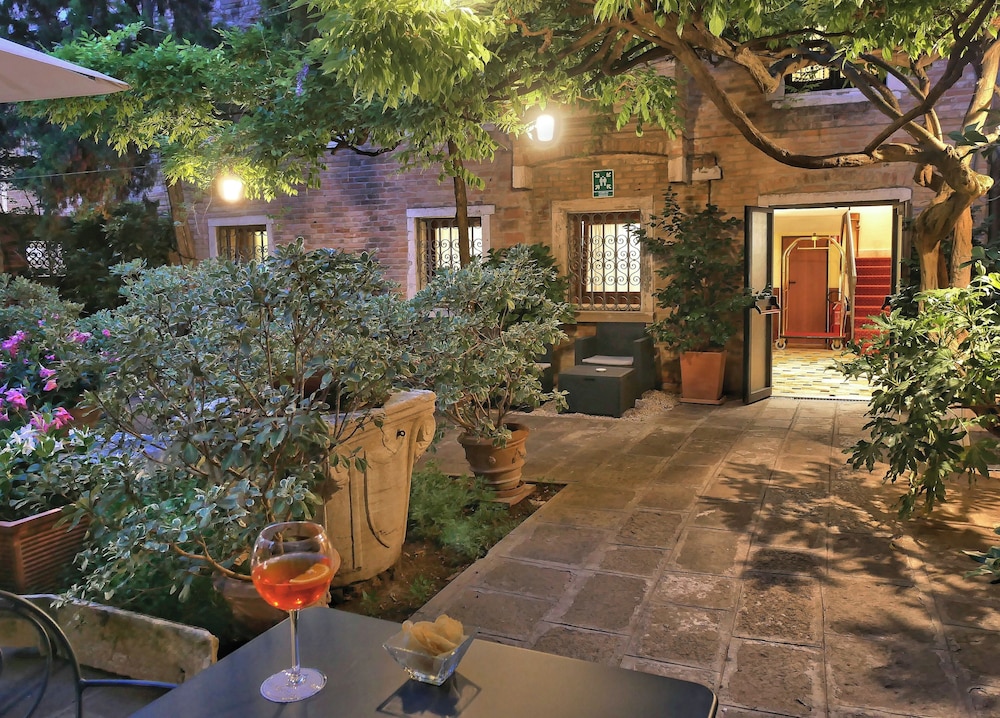 sina palazzo santangelo