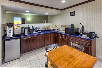 Country Hearth Inn Knightdale Raleigh,Louisburg>>Knightdale,3 star