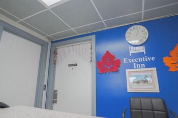 executive inn by belvilla owatonna hwy 35