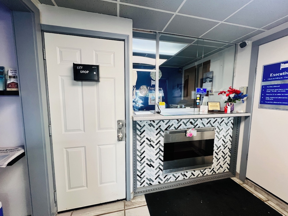 executive inn by belvilla owatonna hwy 35