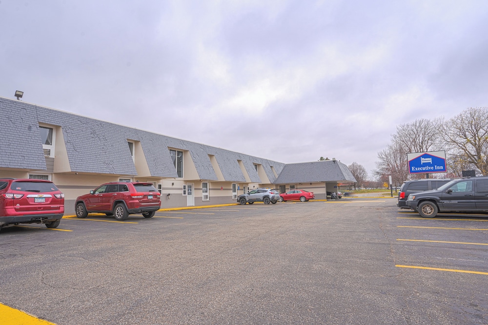 executive inn by belvilla owatonna hwy 35