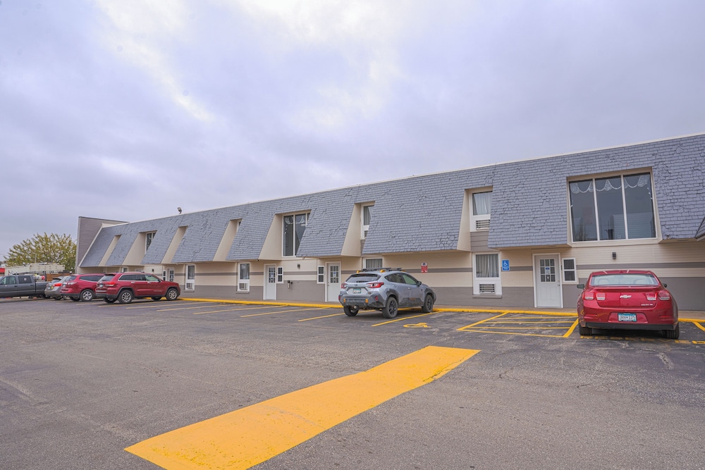 executive inn by belvilla owatonna hwy 35