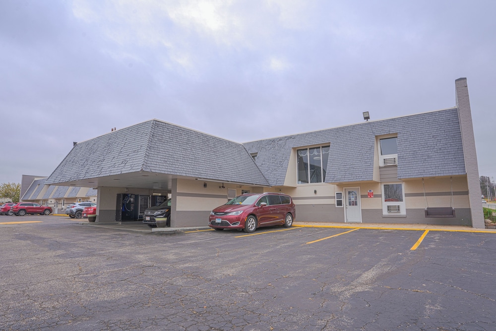 executive inn by belvilla owatonna hwy 35