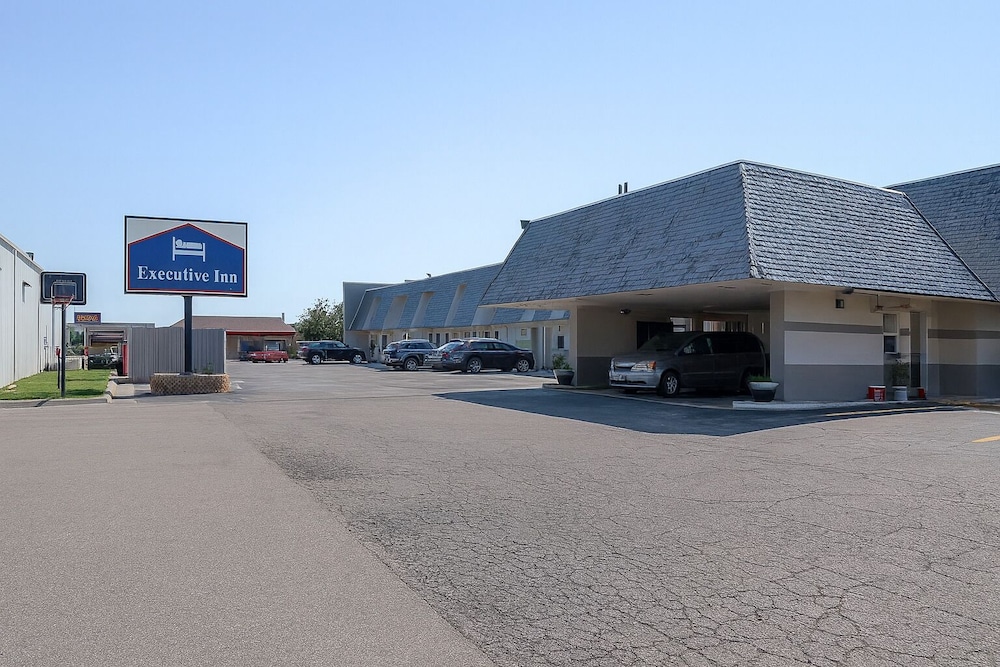 executive inn by belvilla owatonna hwy 35