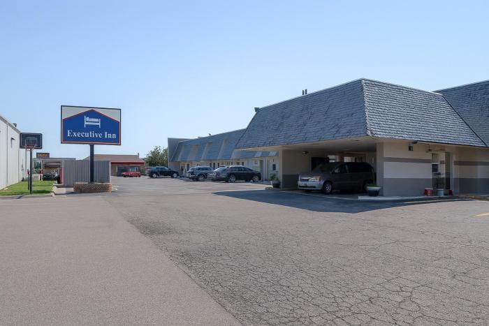 executive inn by belvilla owatonna hwy 35