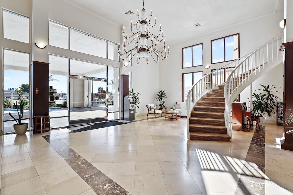 brookhurst plaza inn