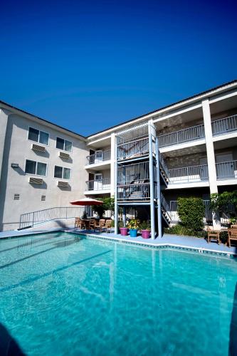 brookhurst plaza inn