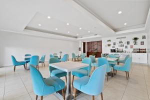 brookhurst plaza inn