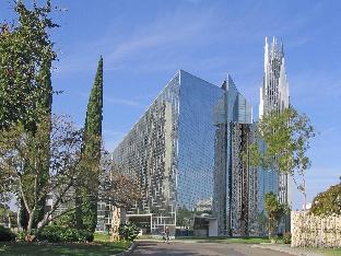 brookhurst plaza inn