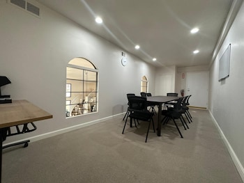 brookhurst plaza inn