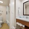brookhurst plaza inn
