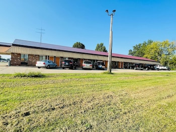 budget host inn greenup