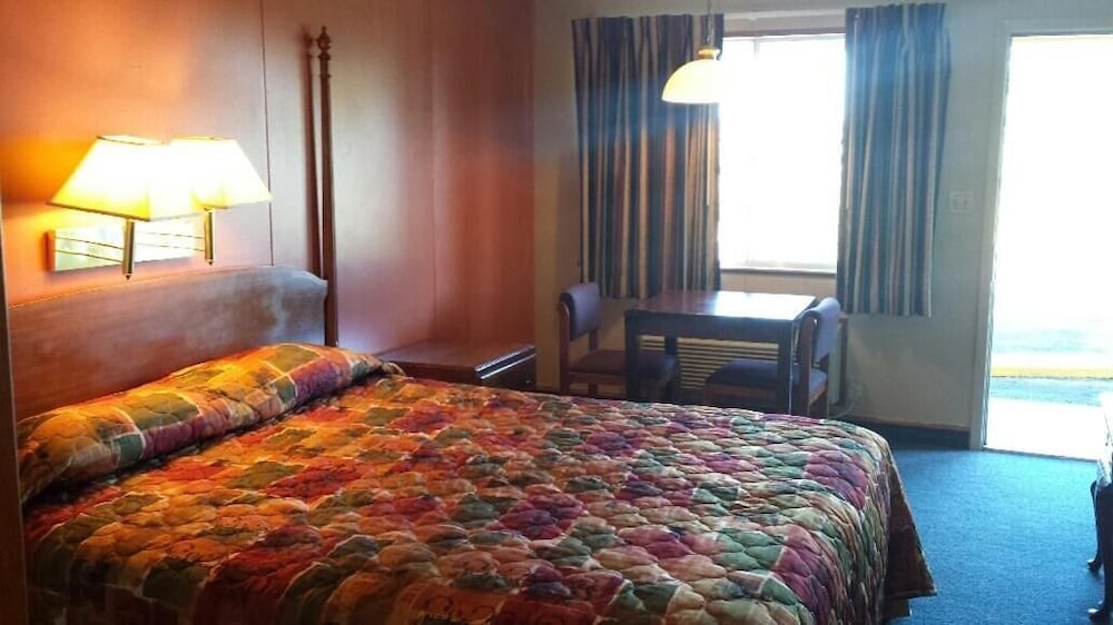 carefree inn flatonia