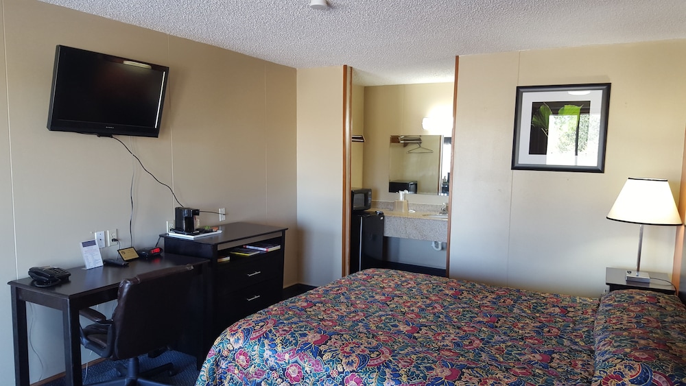 carefree inn flatonia