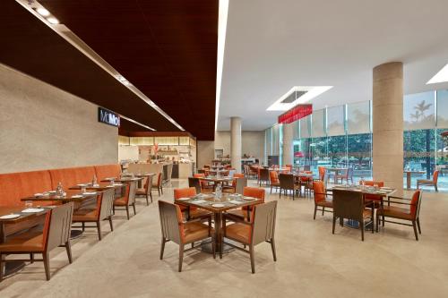 Courtyard By Marriott Kochi Airport,,5 star