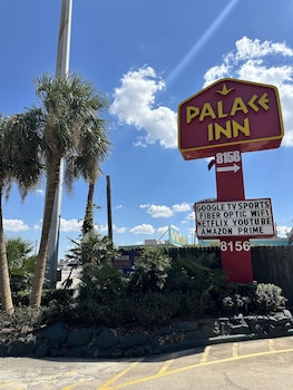 palace inn i 45 and bellfort