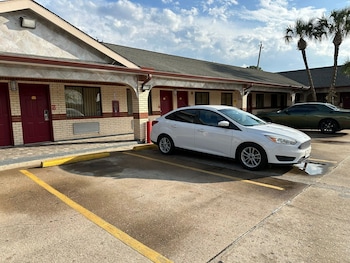 palace inn i 45 and bellfort