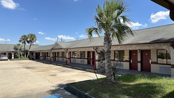 palace inn i 45 and bellfort