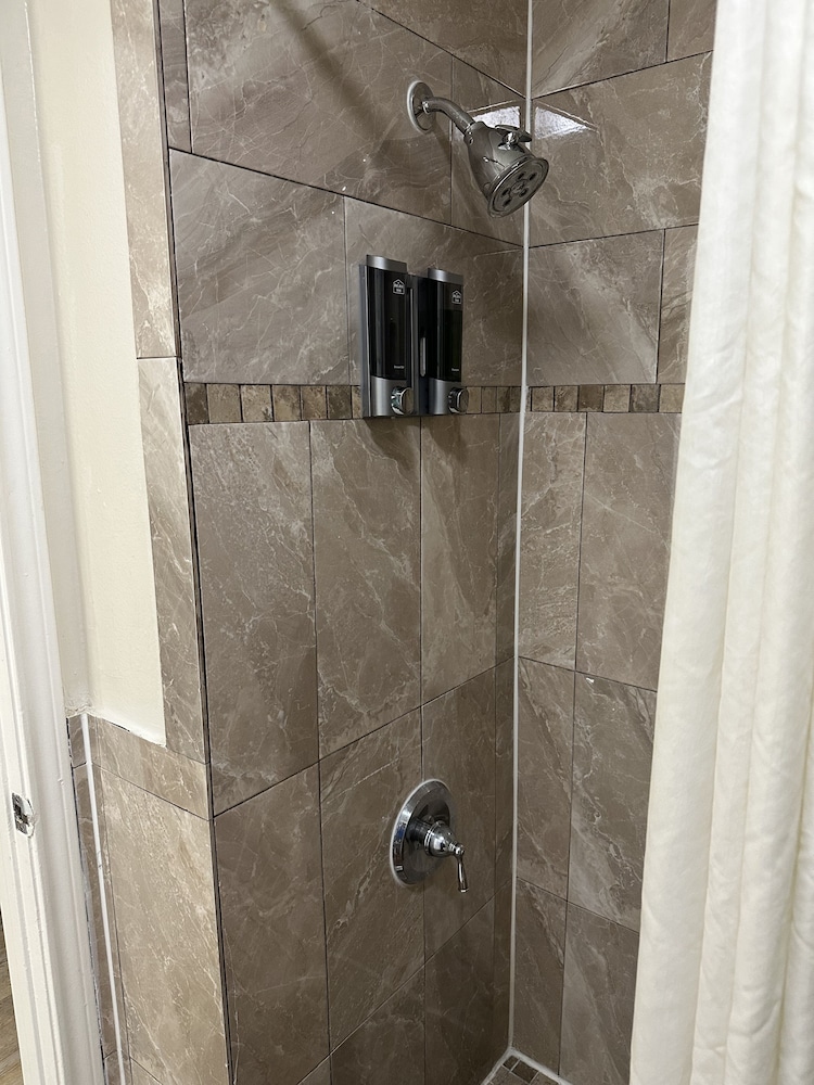 palace inn i 45 and bellfort