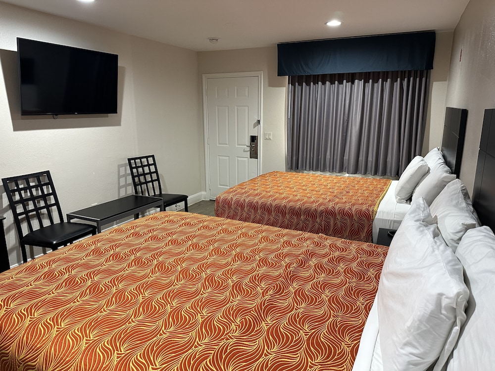 palace inn i 45 and bellfort