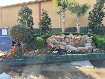 palace inn i 45 and bellfort