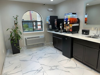 palace inn i 45 and bellfort