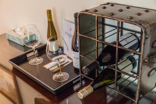 vendange carmel inn and suites