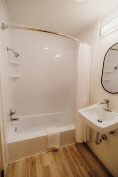 bingham motor inn