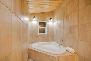 Arrowhead Tree Top Lodge,Lake Arrowhead>>Big Bear Lake,2 star