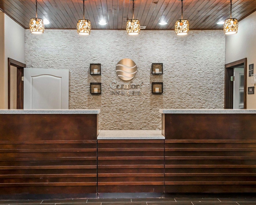 comfort inn and suites