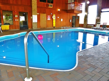 royalton inn and suites