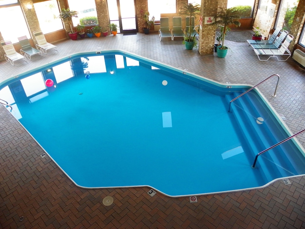 royalton inn and suites