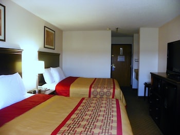 royalton inn and suites