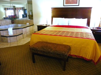 royalton inn and suites