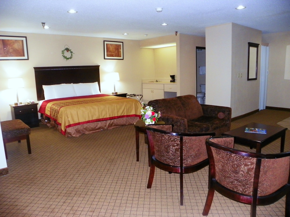 royalton inn and suites