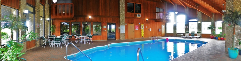 royalton inn and suites