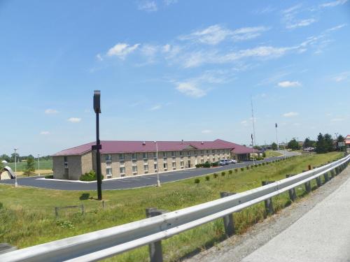 royalton inn and suites